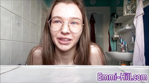 18yo Skinny German Teen fucks herself