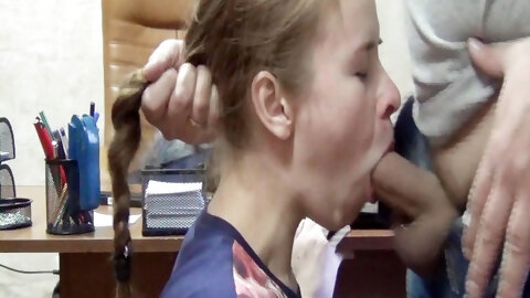 Russian amateur schoolgirl facefuck! Fuck her y mouth!